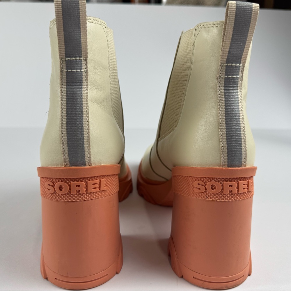 Sorel Women’s Waterproof Pull on Brex Heel Chelsea boot size 7 1/2 - Picture 5 of 9